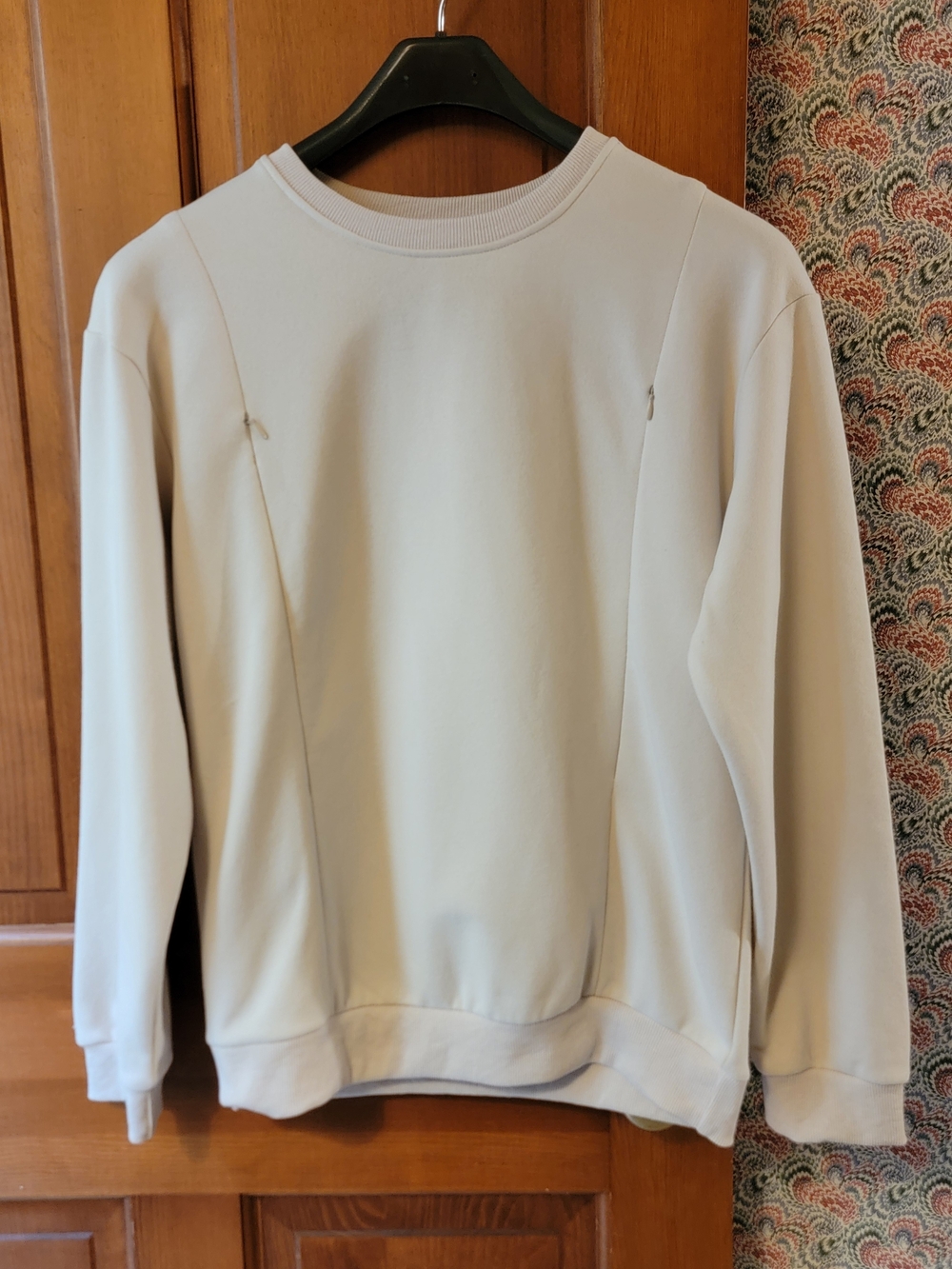 NWT Giftifymama Off White Nursing Sweatshirt Medium Hidden Zipper Maternity